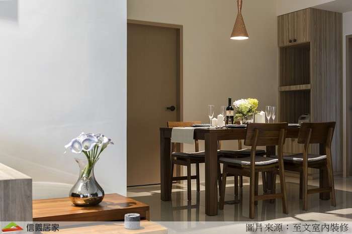 咖啡色餐廳室內裝潢設計，包括餐桌、餐椅裝潢圖片