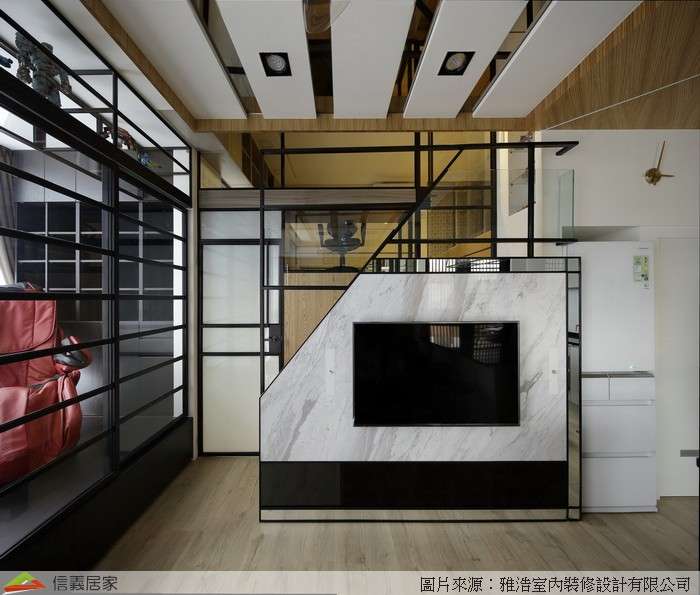 白色客廳室內裝潢設計，包括電視牆裝潢圖片