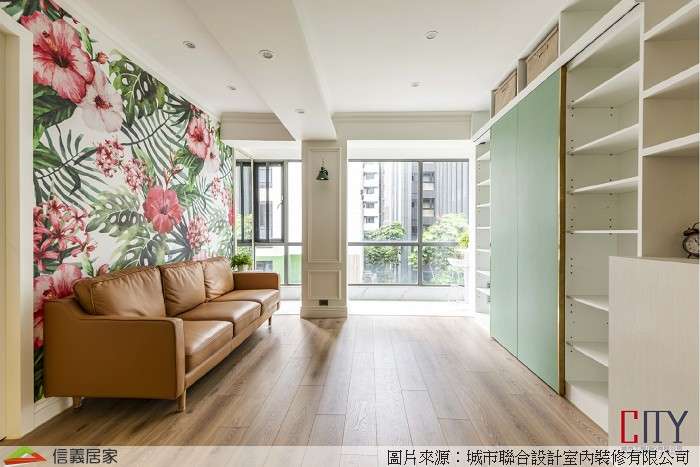 米色客廳室內裝潢設計，包括沙發、收納櫃、壁紙、置物櫃裝潢圖片