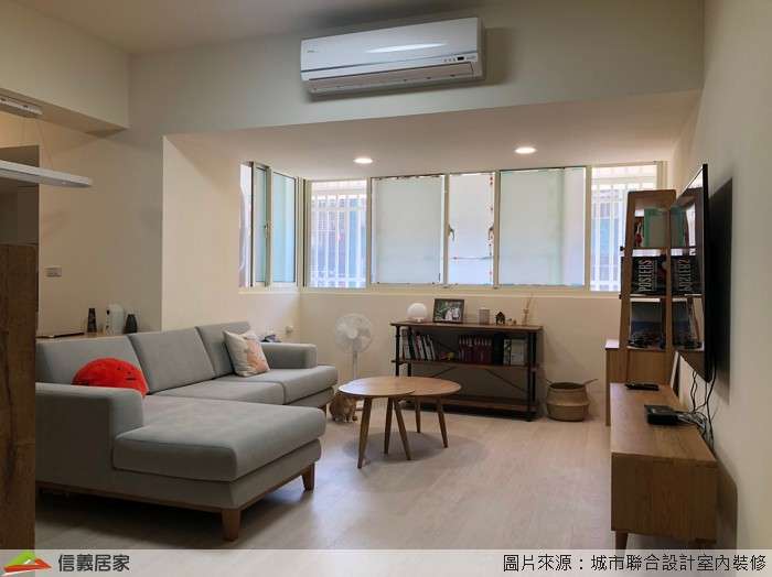 白色客廳室內裝潢設計，包括茶几、矮櫃、L型沙發裝潢圖片