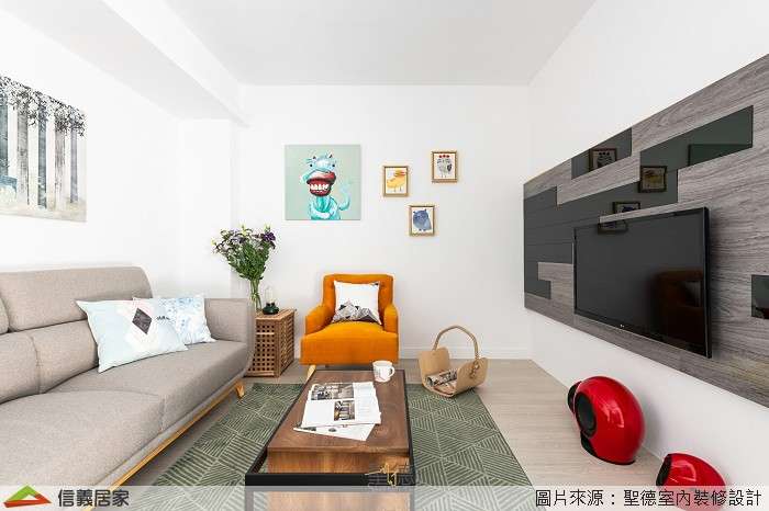 白色客廳室內裝潢設計，包括沙發、茶几、電視牆、地毯裝潢圖片