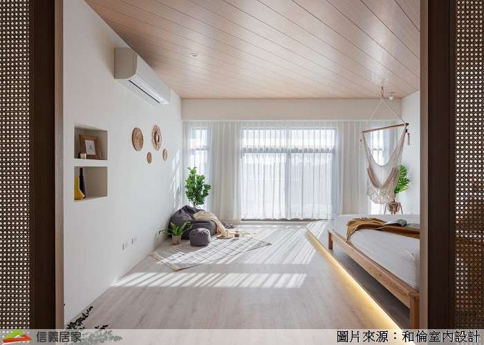 白色臥室,白色更衣室室內裝潢設計，包括窗簾、床、拉門裝潢圖片