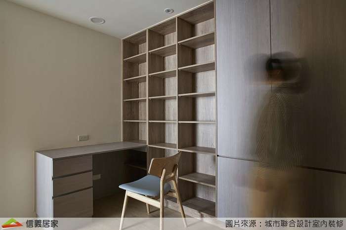 白色臥室室內裝潢設計，包括椅子、書桌、書櫃、置物櫃裝潢圖片